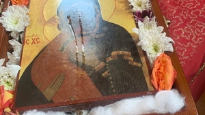 Minune! S-a rugat la icoană iar Fecioara Maria a început să plângă. „Prima dată s-a manifestat la el, apoi a dus-o preoților”