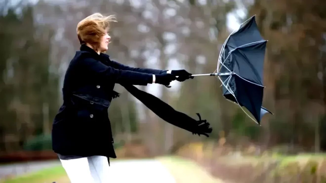 ANM, alertă pentru români! A fost emis un cod portocaliu de vânt puternic. Mai multe zone intră sub avertizare