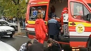 Varsare de sange in Liceul Arghezi din Craiova! Un tanar de 17 ani a injunghiat doi elevi! Unul a fost lovit in inima, murind pe loc!