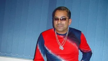 Nu o sa ghicesti cine este manelistul din imagine! Uite cum arata acum 10 ani cel care azi se crede cancerul femeilor