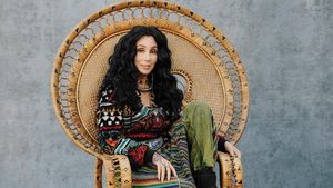 Cher a dat din casă: de ce preferă bărbați mai tineri decât ea. Artista de 77 de ani se iubește cu un bărbat de 38 de ani