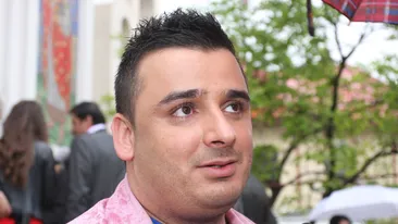 Un sut in fund, un pas inainte! Liviu Mititelu vrea cu orice pret la Eurovision. Asculta aici piesa, ai putea sa juri ca nu e el!