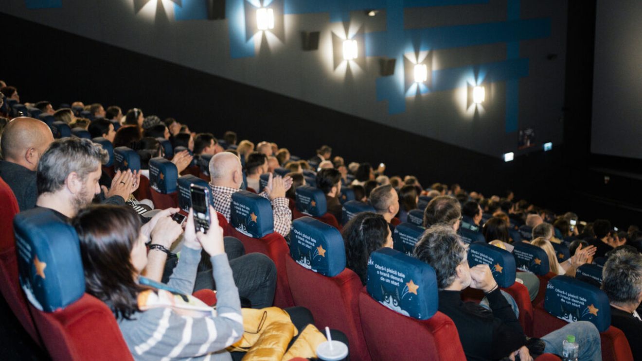 „Țăndări”, comedia regizată de Bogdan Naumovici,   pe primul loc în box office