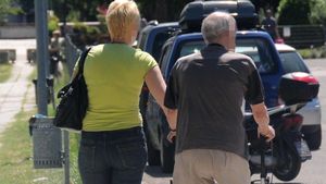 Ce a putut primi moștenire o badantă, de la pensionarul pe care îl îngrijea. Testamentul a lăsat-o mută