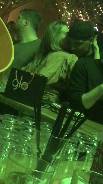 Episodul care ar fi provocat ”divorțul”. Anna și Mike, gesturi tandre în club