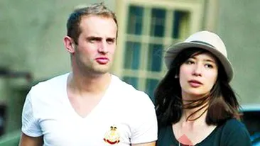 Am asteptat sa-si ia cetatenia ca sa divortez!