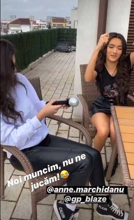 Gafa de proporții a unei prezentatoare de la Pro TV! Fusta mini s-a ridicat atât de mult, încât i s-a văzut lenjeria intimă