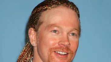Axl Rose, solistul Guns N' Roses,si-a dat in judecata managerul