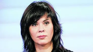 Mariana Moculescu a fost agresata sexual de cativa barbati in fata unui club de fite:M-au pipait,mi-au pus mana pe sani si pe fund