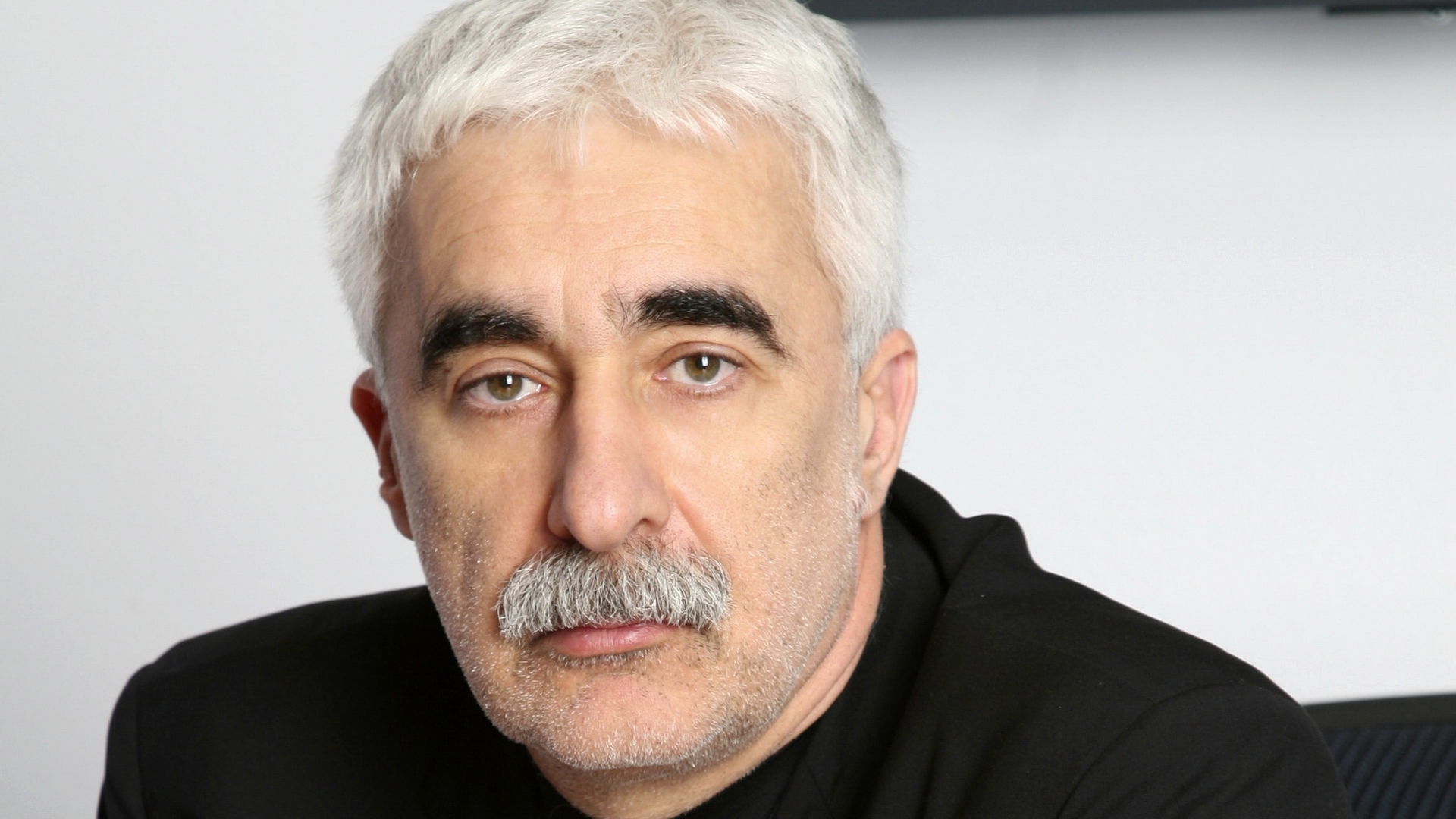 La mulți ani, Adrian Sârbu!