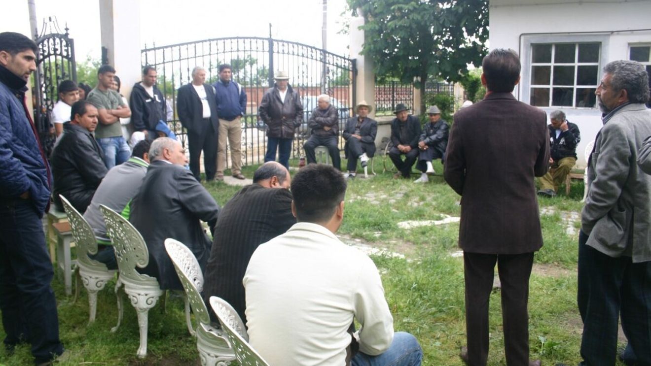 Ce este judecata țigănească, de fapt. Cum se desfășoară în România, în 2023