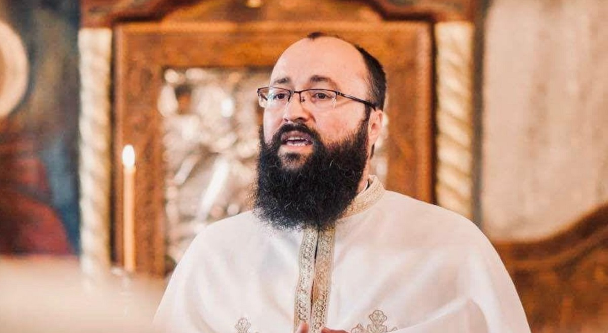 Părintele Visarion Alexa, la ora la care încă mai putea sluji la altar / Sursă foto: Facebook