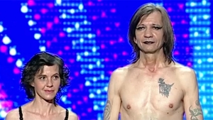 Si-a bagat ace in gat, a calcat pe cioburi si a fost la un pas de a fi strapuns de o sabie. Cum a reactionat Andra cand l-a vazut