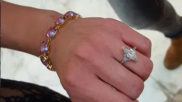 Poza în reviste pentru adulţi, dar acum s-a cuminţit! O şatenă din showbiz a anunţat că se mărită