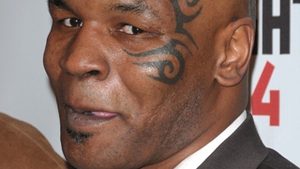 La fel de nebuni ca idolul: un fan al lui Mike Tyson si-a injunghiat prietenul dupa o disputa verbala