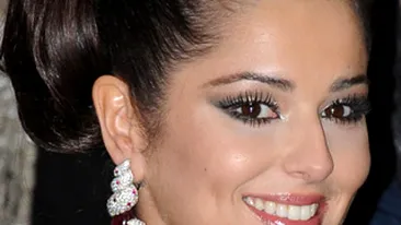 Cheryl Cole a primit injectii cu botox drept cadou de Craciun de la Simon Cowell!