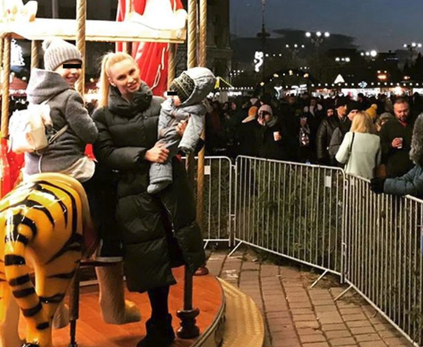 Bomba sexy Andreea Spătaru, mamă cu normă întreagă