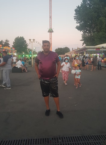 Marius Baldovin a plecat singur la mare și i-au căzut ochii pe ...Selly