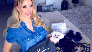 VIDEO! BIANCA DRĂGUŞANU radiază de fericire şi a filmat totul! Ce cadouri a primit pentru micuţa sa
