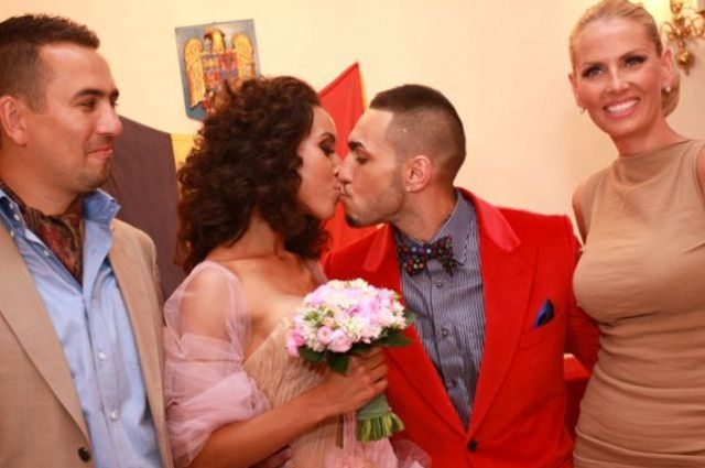 Alex Velea ar fi împrumutat 70.000 de euro de la naşul Lucian Mitrea pentru a divorţa de Ana