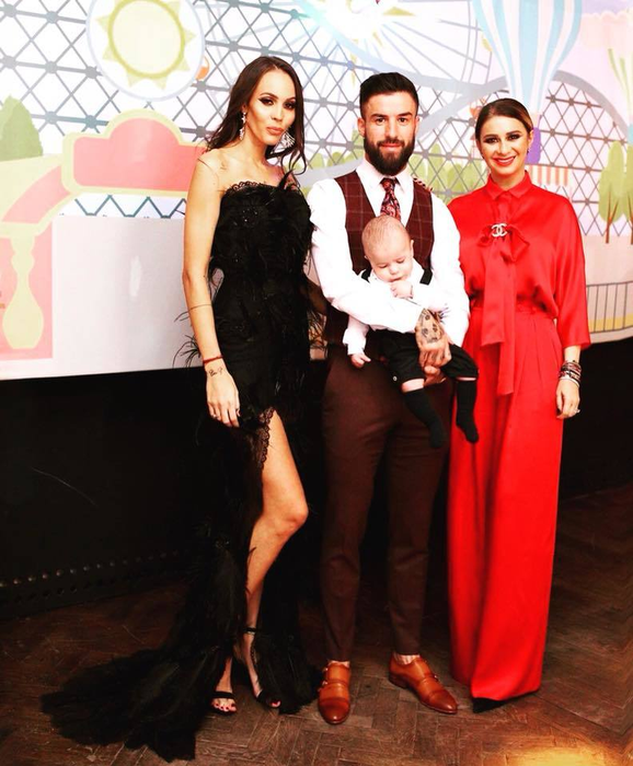 Gabriel Enache şi Lena şi-au botezat fiul. CANCAN.RO a transmis imagini LIVE de la eveniment. Laurenţiu Reghecampf şi Anamaria Prodan, naşii micuţului Edan