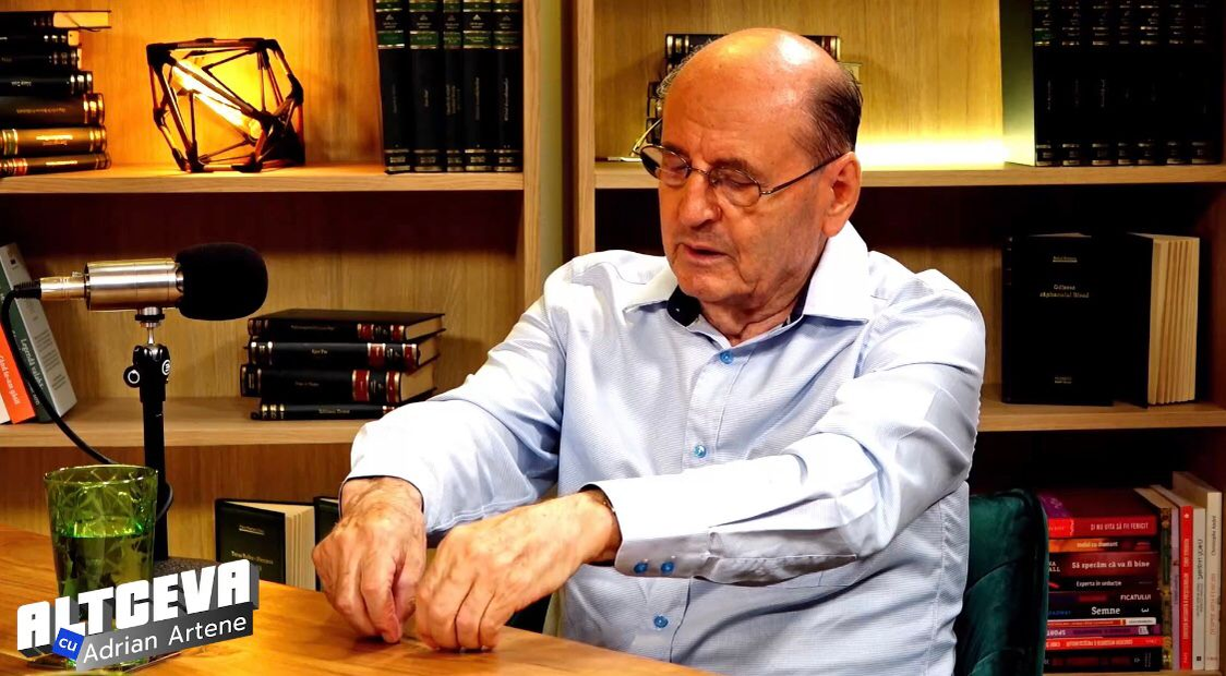 Dumitru Constantin Dulcan este invitatul lui Adrian Artene la podcastul „ALTCEVA”, care va putea fi vizionat sâmbătă, 3 septembrie, începând cu ora 19:00 (Foto: captură video)