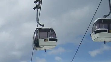 Sunt captivi! 20 de persoane, printre care si o gravida, stau de ore bune in frig