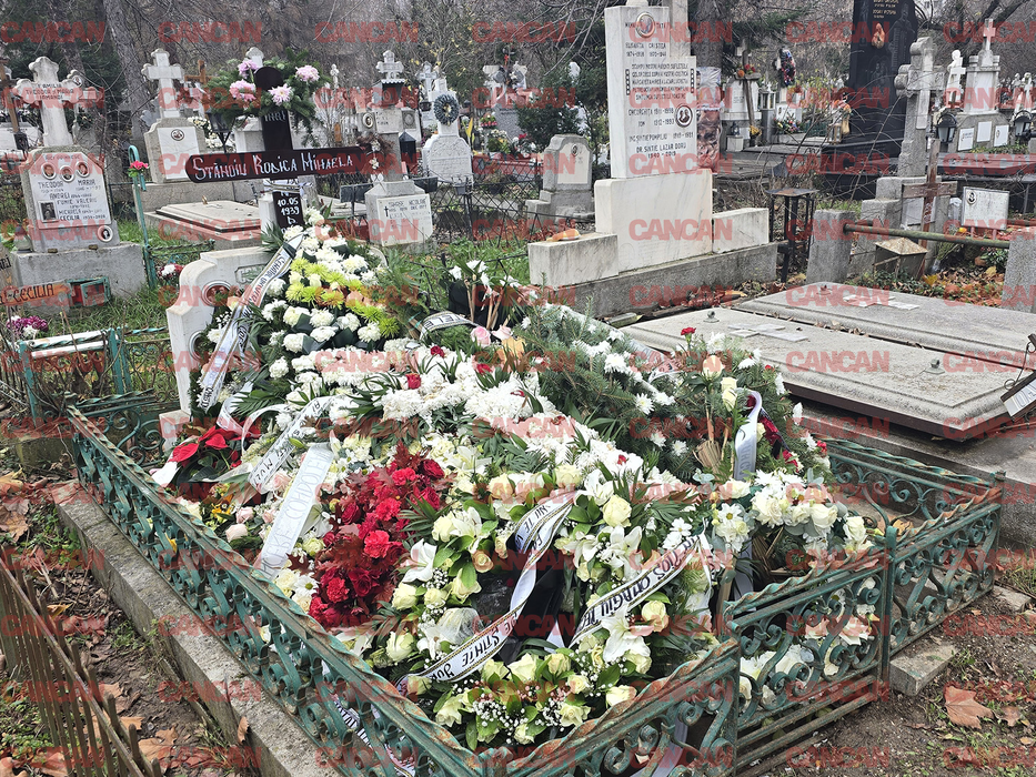 Mormântul Rodicăi Stănoiu a fost acoperit cu multe coroane