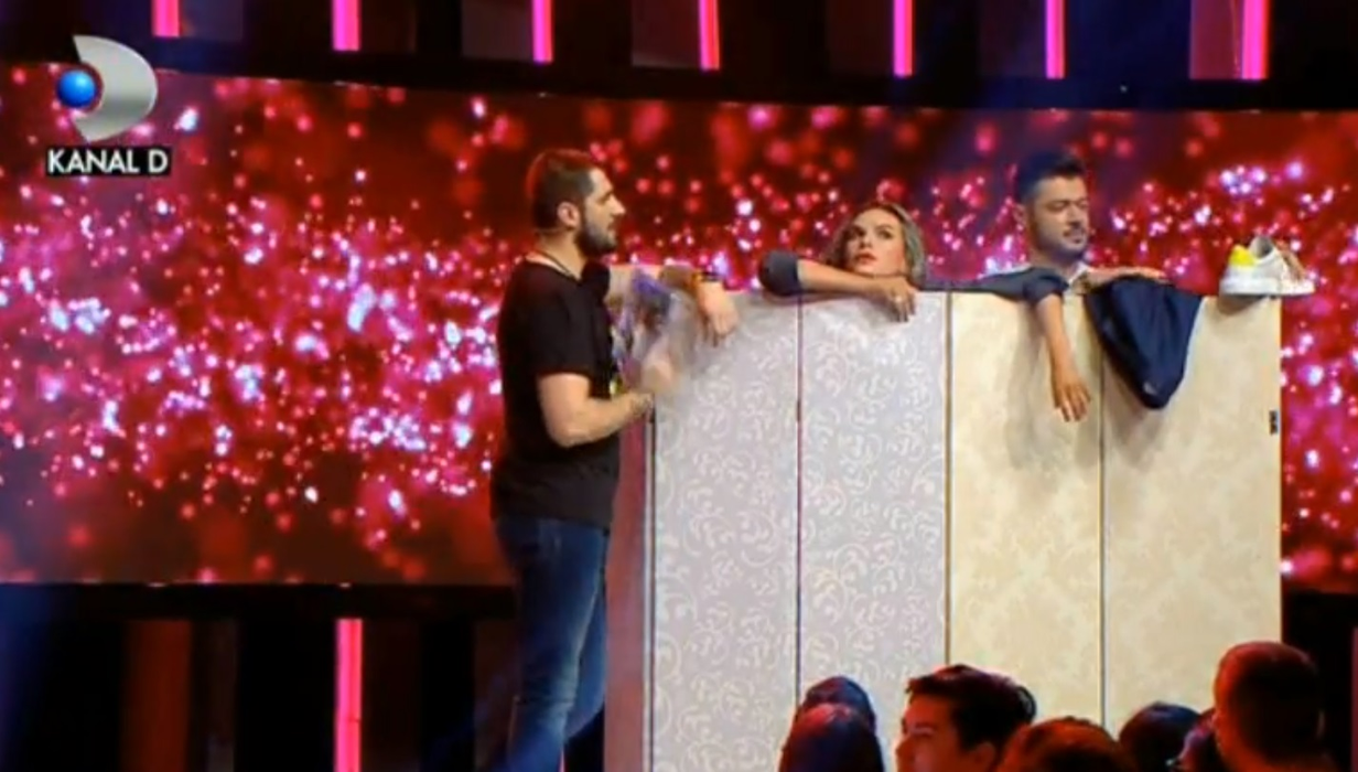 Anna Lesko a rămas fără sutien la Kanal D! Cum a reacționat Victor Slav