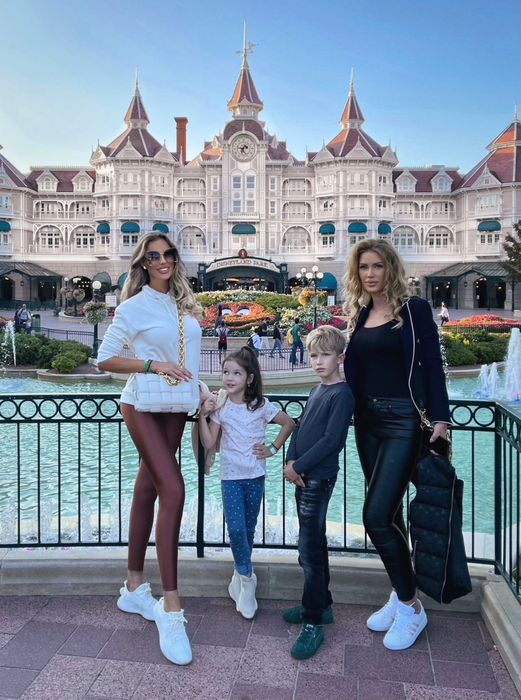Bianca Drăgușanu, vacanță de aproape 10.000 de euro la Disney Paris, de ziua micuței Sofia