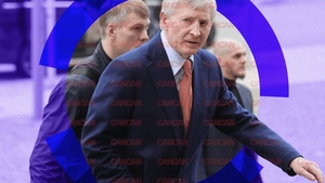 Oligarhul Ahmetov și-a luat adio de la „Il Luce” cu protecție de război mascată în accesorii de business. Ce nu s-a spus despre prezența celui mai bogat om din Ucraina la priveghi