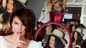 Celebrei prezentatoare Monica Bârlădeanu, de la PRO TV, i s-au scurs ochii după o dansatoare erotică!
