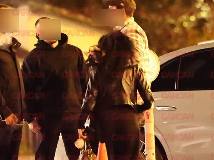 Doinița Oancea tachinată de unul dintre amicii săi