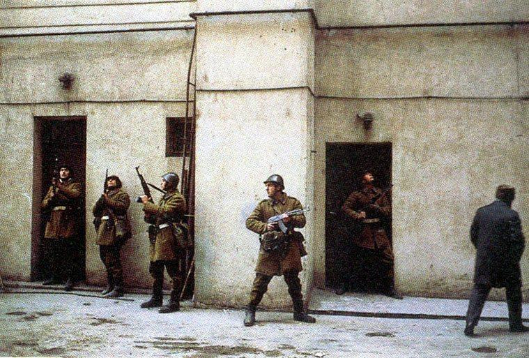 Imagini rare de la Revoluție. Ce s-a întâmplat, de fapt, în decembrie 1989
