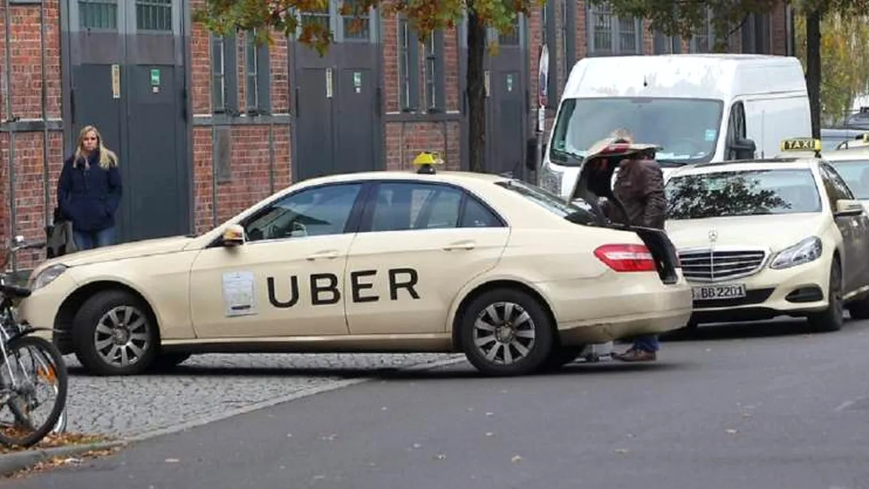 Culmea hoției. Un român a furat o mașină Uber la Viena, în timp ce șoferul punea valiza clientei în portbagaj