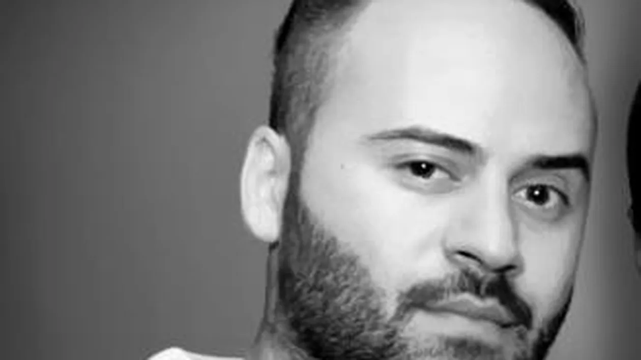 Matteo a petrecut sarbatorile singur! Inca este naucit, nu a reusit sa se apropie de nici o femeie, dupa despartirea de Roxana!