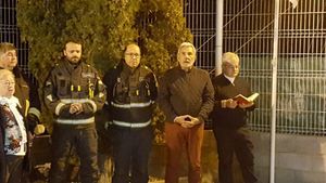 Pompierii voluntari din Spania, moment de reculegere pentru Tony Cârcu. "Cinste şi onoare pentru..."