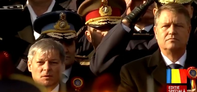 1 Decembrie. Klaus Iohannis a fost huiduit la parada militară