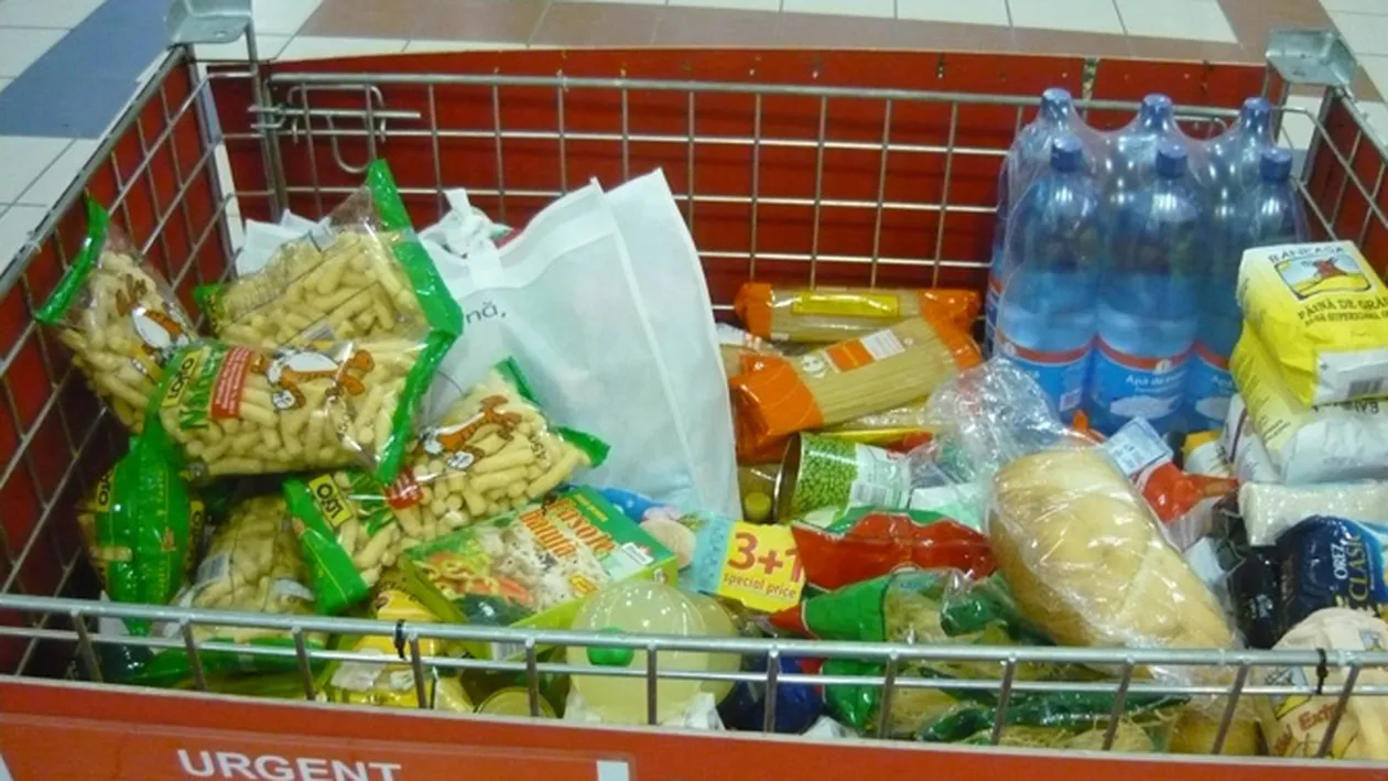 Ajutor pentru sinistratii inzapeziti! Carrefour a trimis tone de alimente, paturi si produse de curatenie in zonele afectate de vremea rea