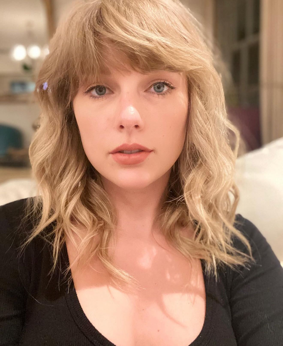 Taylor Swift, ținta controverselor, după lansarea noului album. sursă - social media.