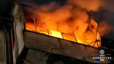 Incendiu puternic într-un apartament din Găești. 21 de oameni au ajuns în stradă