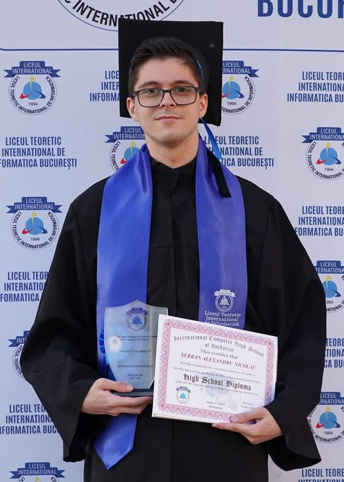 Un tânăr a luat 10 la Bac și a fost acceptat la șapte universități de top, dar părinții nu au bani pentru școlarizare