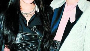Te cam trage ata la Irina!
