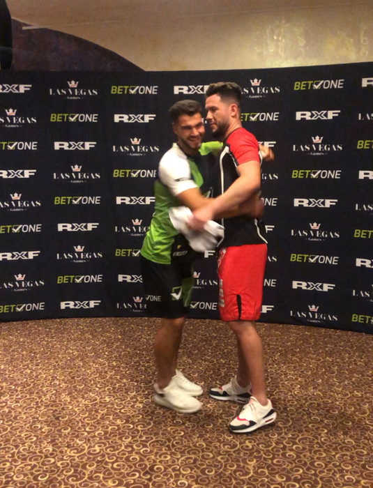 IMAGINI EXCLUSIVE! Fratele lui Culiţă Sterp, cadou inedit pentru adversarul său, Ricardo Filip, înainte de marele meci de MMA