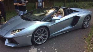 Adrian Minune sfidează regulile de circulaţie. “Când sunt obosit, conduc cu 240 de kilometri pe oră!” Cu ce record se laudă manelistul