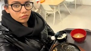 Suma incredibil de mică pe care o plătește zilnic o româncă pentru mâncare în China: „Daca îți cumpărai aceleași lucruri în Bucuresti...”