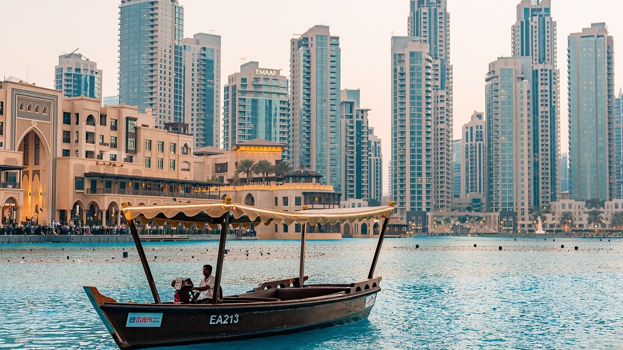 Cât a ajuns să coste o noapte în Dubai, după bombardamente? Cazare la 13 euro