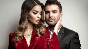 Sandra a înnebunit turiștii din Dubai! Cum arată soția lui Adrian Mutu în costum de baie
