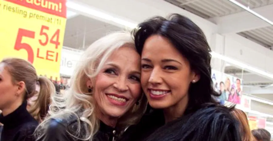 Luminița, alături de Andreea Raicu, una dintre colegele de la reality-show