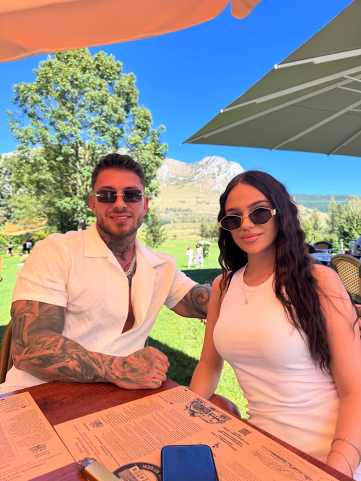 Ispita masculină Daniel Alex de la Insula Iubirii 2026 și sora lui, Diana. Sursa foto: Instagram
